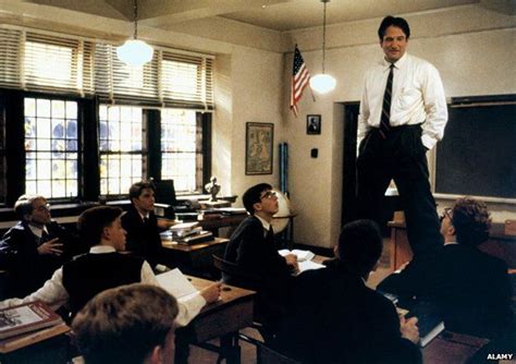 Dead Poets Society  bir edebiyat öğretmeni sayesinde hayat bulan gençliğin ihtişamlı ve içli hikayesi!